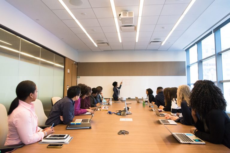 The Top 5 Benefits of Investing in a Cleaning Franchise <span class=read-time-custom>12 mins read</span>